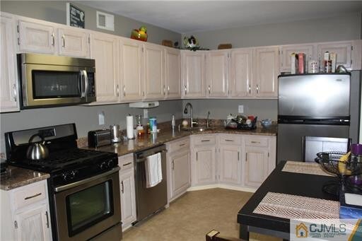 Building Photo - 1201 Plymouth Rd