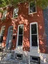 Building Photo - 834 N Washington St