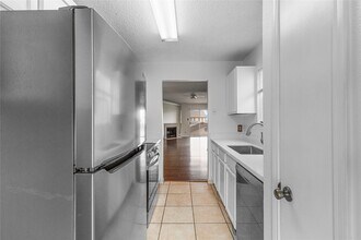 Building Photo - 2121 Hepburn St