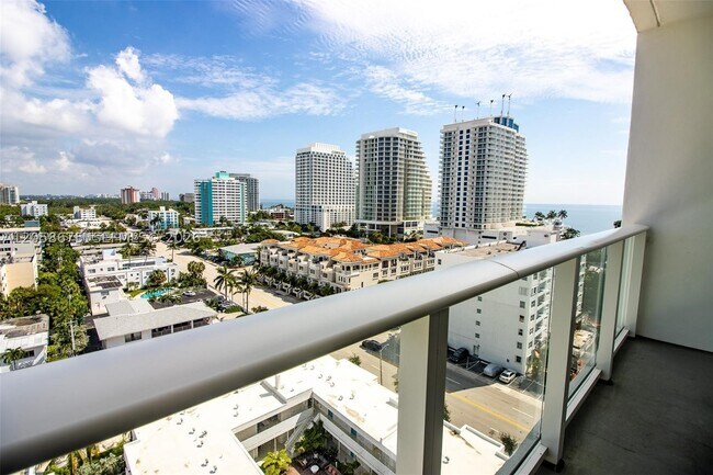 Foto del edificio - 401 N Birch Rd