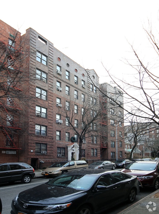 74th St - 34-35 74th St