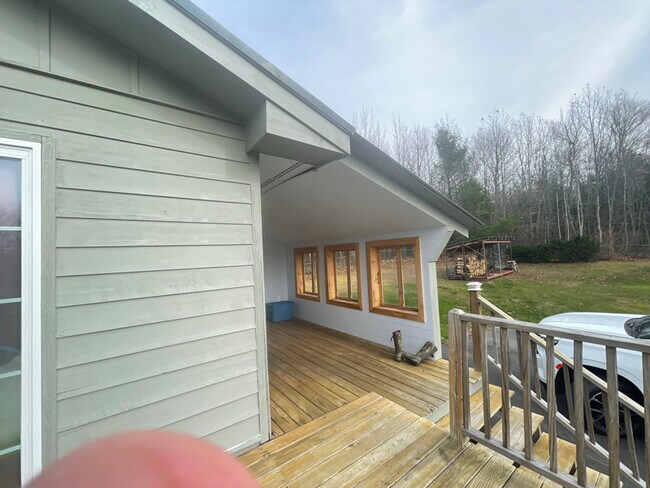 Foto del edificio - 277 Bangor Rd