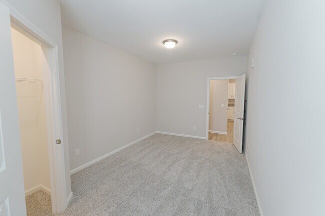 Building Photo - Parkway at 31 Apartments