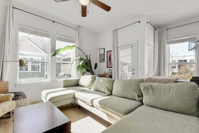 Building Photo - 4008 Briones St