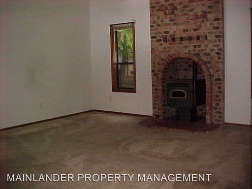 Building Photo - 7651 SW Wimbledon Cir N
