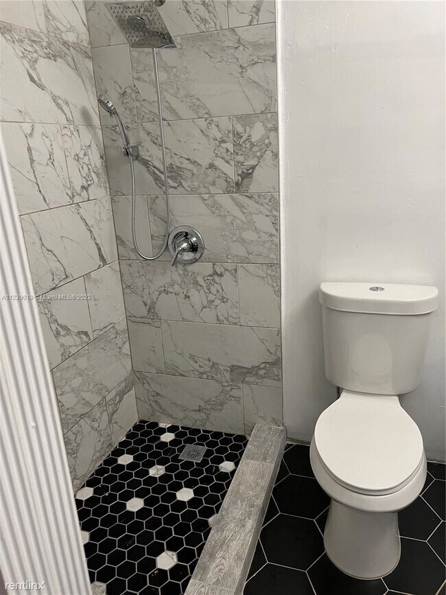 Foto del edificio - 3 br, 2 bath House - 2040 NE Miami Gardens...