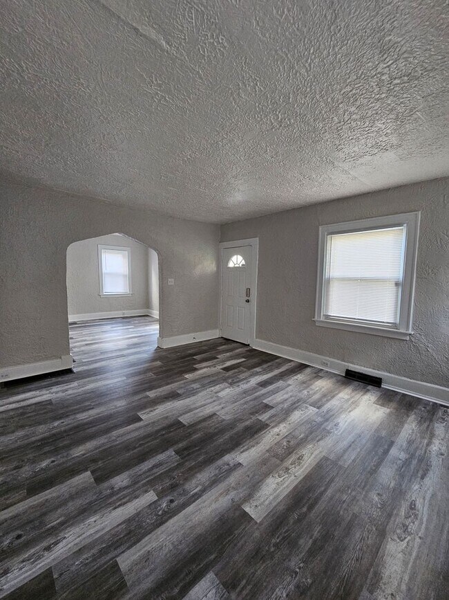 Building Photo - 3591 Van Antwerp PL | 3 Beds, 1 Bath