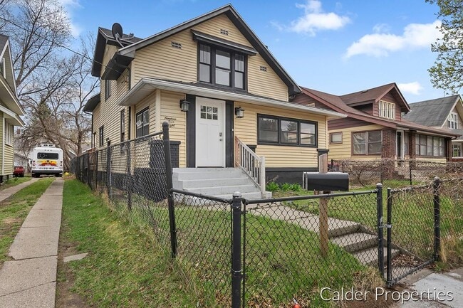 Building Photo - 1948 Collins Ave SE