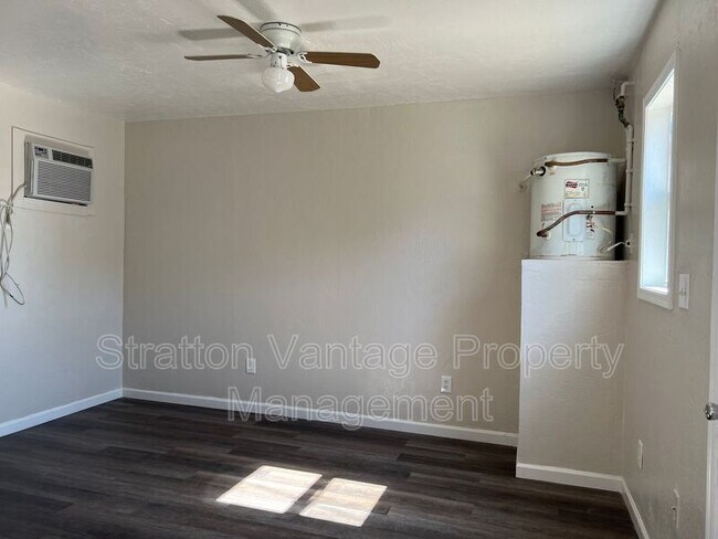 Foto del edificio - 2032 W Adams St