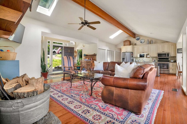 Foto del edificio - 13014 Schoolhouse Dr