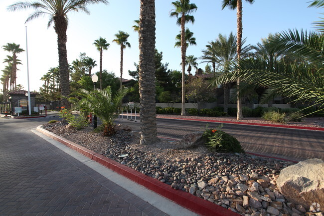 Building Photo - Sedona On The Boulevard