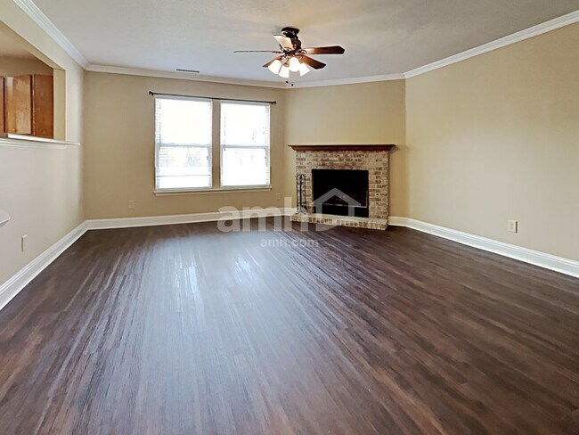 Foto del edificio - 15181 Clear Street