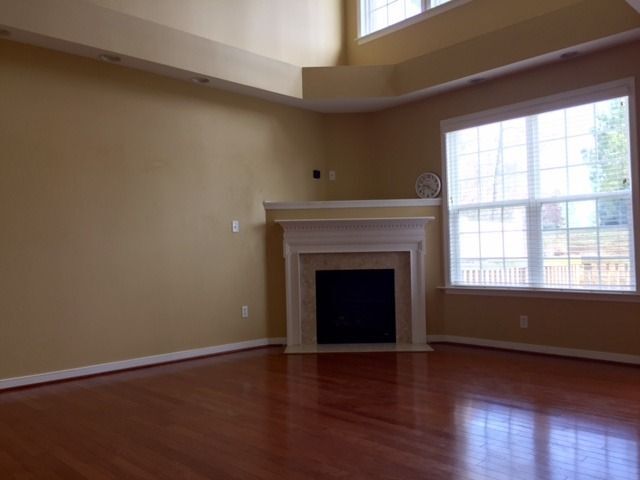 Building Photo - 2405 Silver Lake Terrace