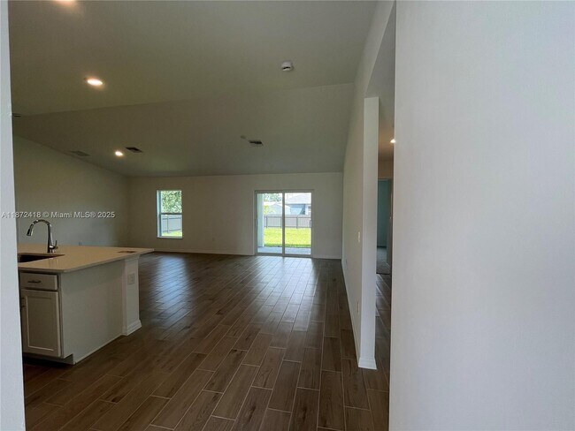 Building Photo - 4108 12th St SW