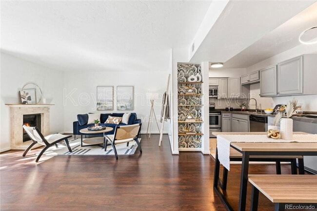 Foto del edificio - 5300 Cherry Creek S Dr