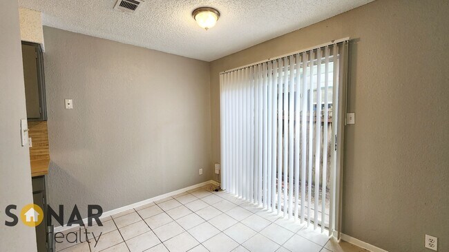 Building Photo - 1318 Southport Dr