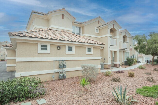 Building Photo - Beautiful 2 bedroom condo-North Las Vegas