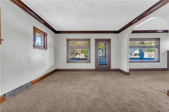 Foto del edificio - 9806 Sladden Ave