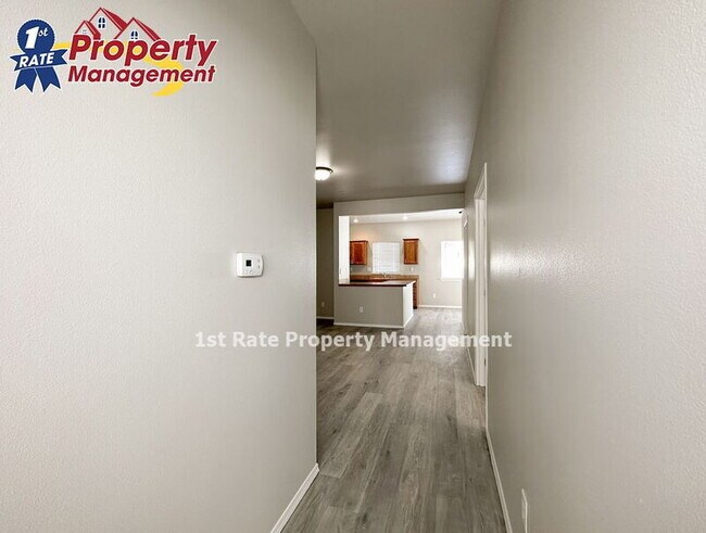 Foto del edificio - 898 N Bluffwood Ln