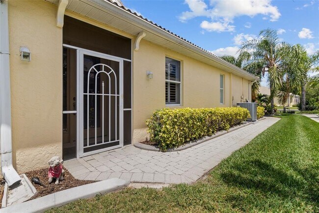 Foto del edificio - 9486 Hawk Nest Ln