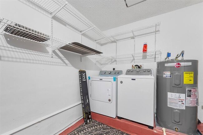 Building Photo - 11424 SW 17th Ct