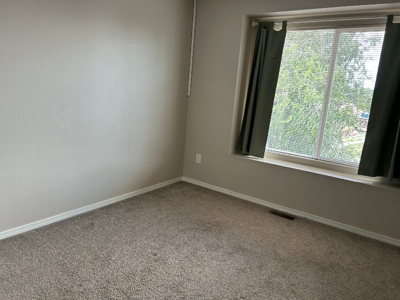 Building Photo - 1501 Coolcrest Dr