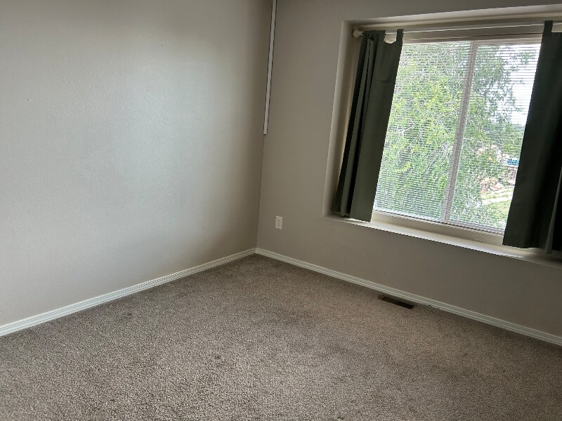 Foto del edificio - 1501 Coolcrest Dr
