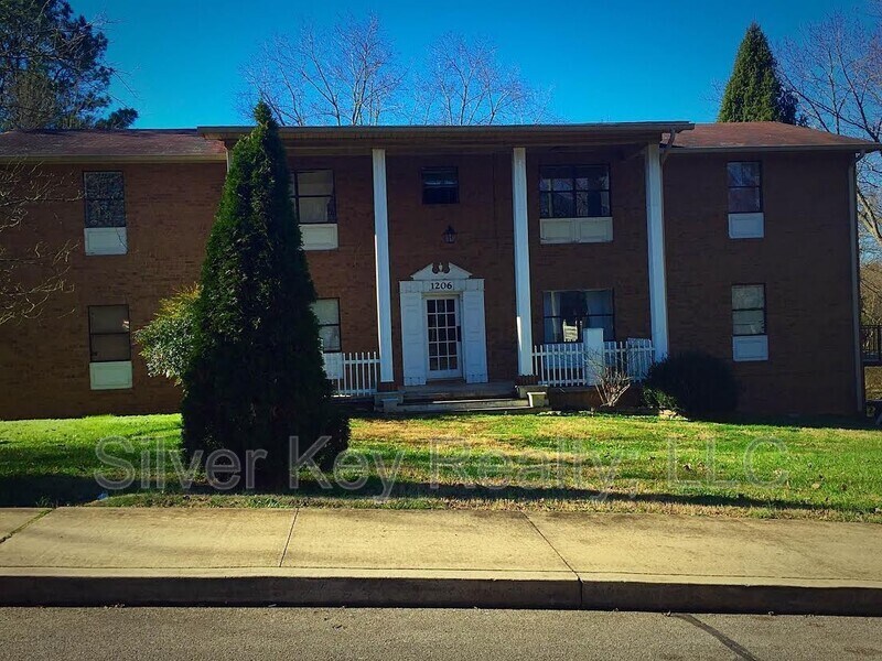 1206 Knoxville Ave Unit 6, Athens, TN 37303 Condo for Rent in Athens