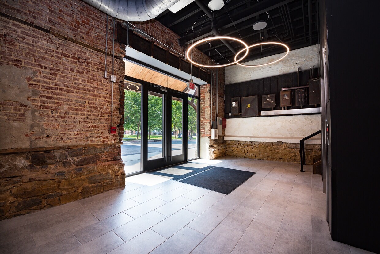 Foto principal - 321 Adams St