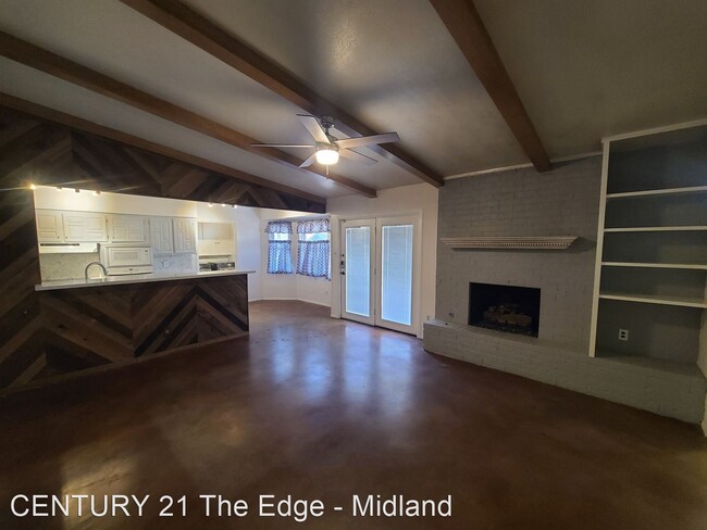 Building Photo - 3 br, 2 bath House - 3320 W Dengar Ave
