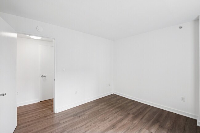Interior Photo - MODA