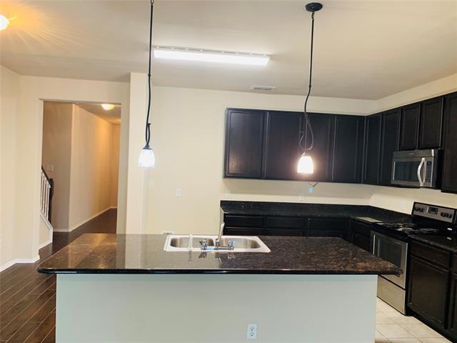 Foto del edificio - 9012 Blackstone Dr