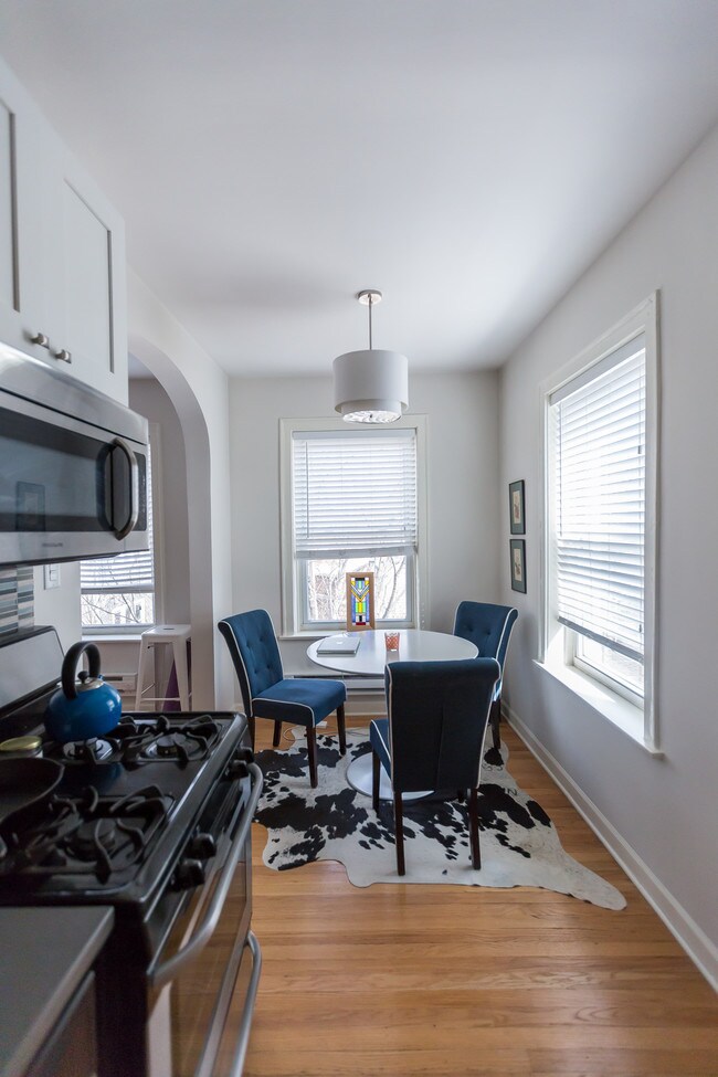 Building Photo - 4105 N Damen Ave