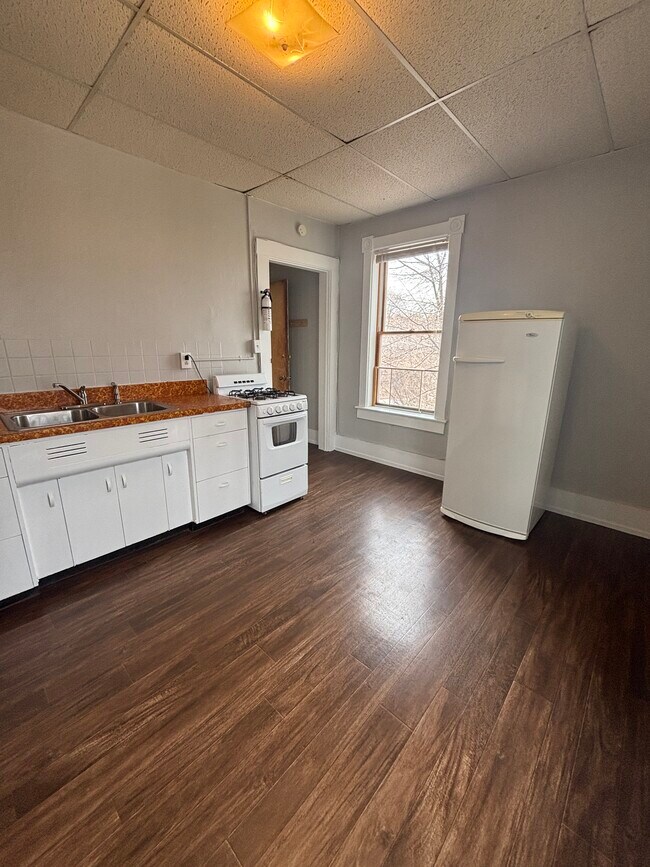 Building Photo - 306 E Houghton Ave