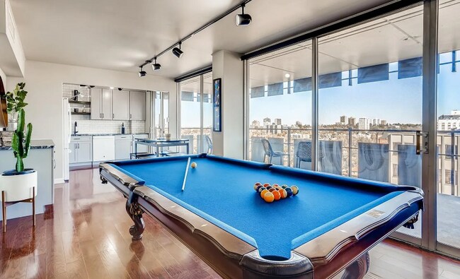 Foto del edificio - 790 N Washington St