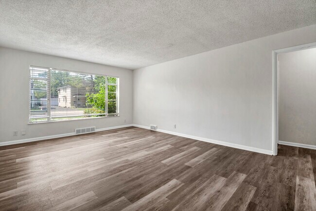 Building Photo - 1787 Tanglewood Dr