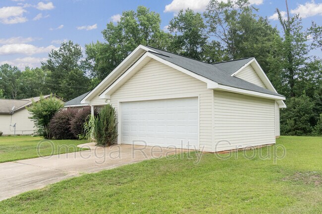Building Photo - 14030 Pump House Rd