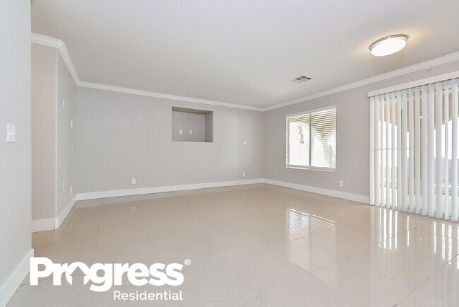 Building Photo - 3605 Mountain Crest St