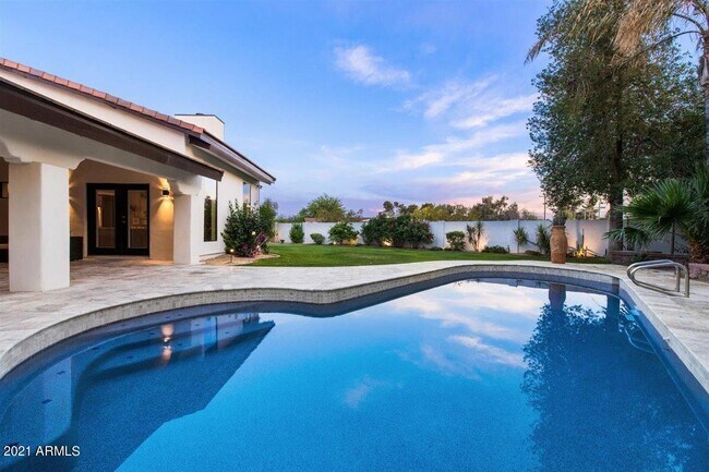 Building Photo - 11212 N Sundown Dr