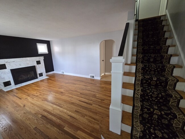 Building Photo - 532 Orwood Pl