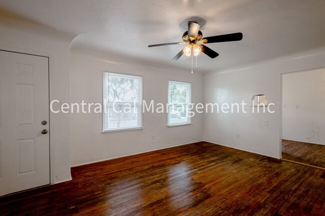 Building Photo - 2 Bedroom/1 Bath Home - $1495 per month