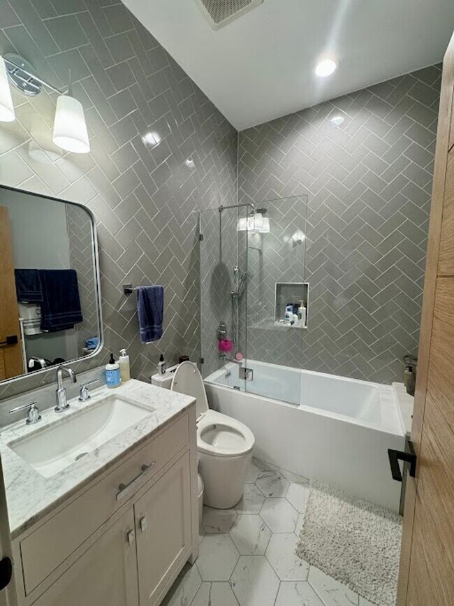 Foto del edificio - 2624 N Lincoln Ave
