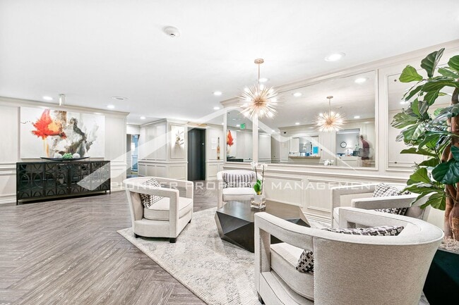 Building Photo - Condo with Mountain Views and Modern Updates!