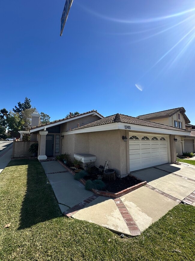 Building Photo - 12411 Silkleaf Ave