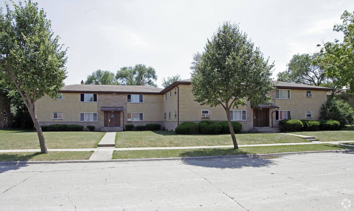 Primary Photo - 8215-8223 W Medford Ave