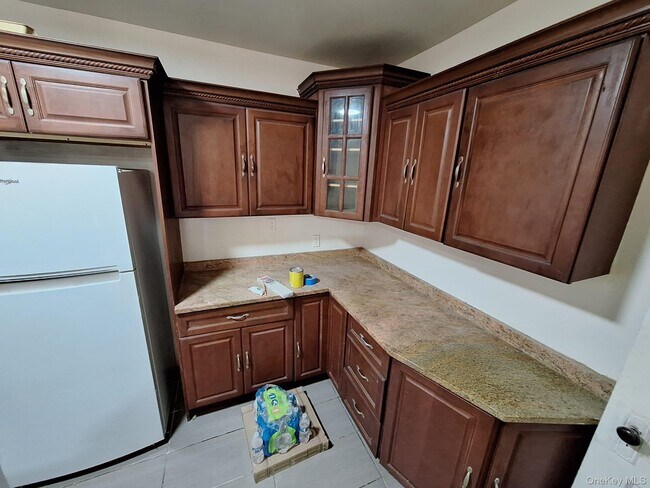 Foto del edificio - 90-43 170th St