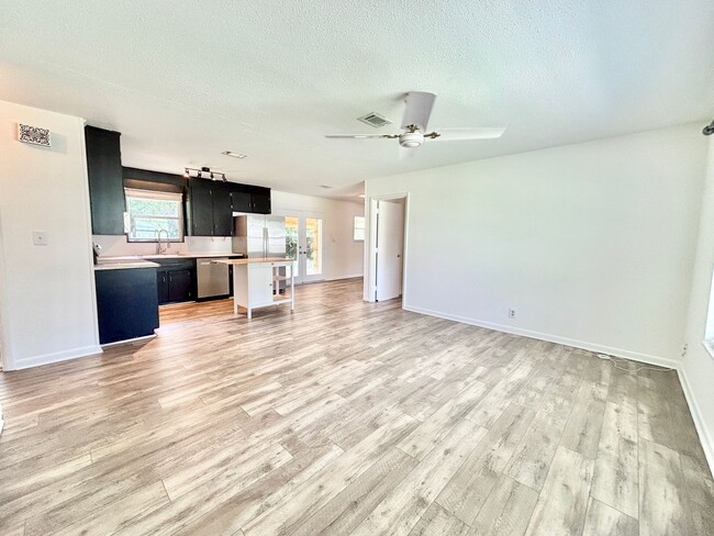 Building Photo - 3460 Rothschild Dr