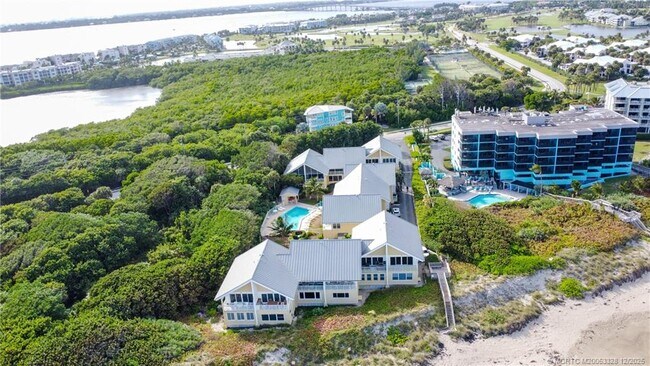 Building Photo - 245 NE MacArthur Blvd