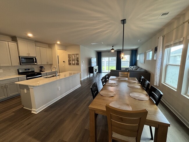 Photo - 702 Whitebark Dr (Pendleton, SC) House