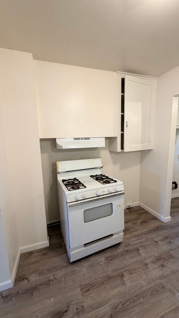 Building Photo - 924 E Yosemite Ave